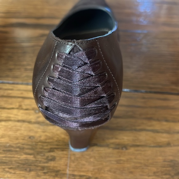 Naturalizer Brown Suede shoes Size 6 - Picture 6 of 8